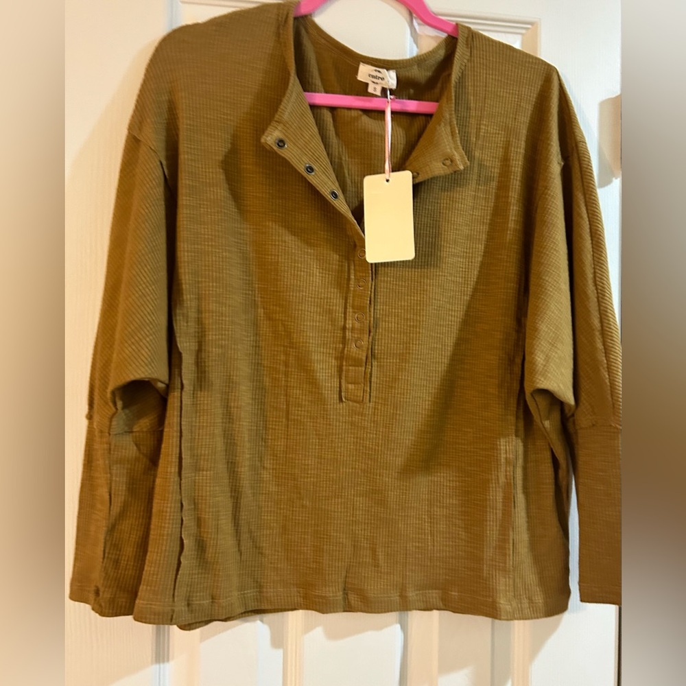 Entro Small Top NWT